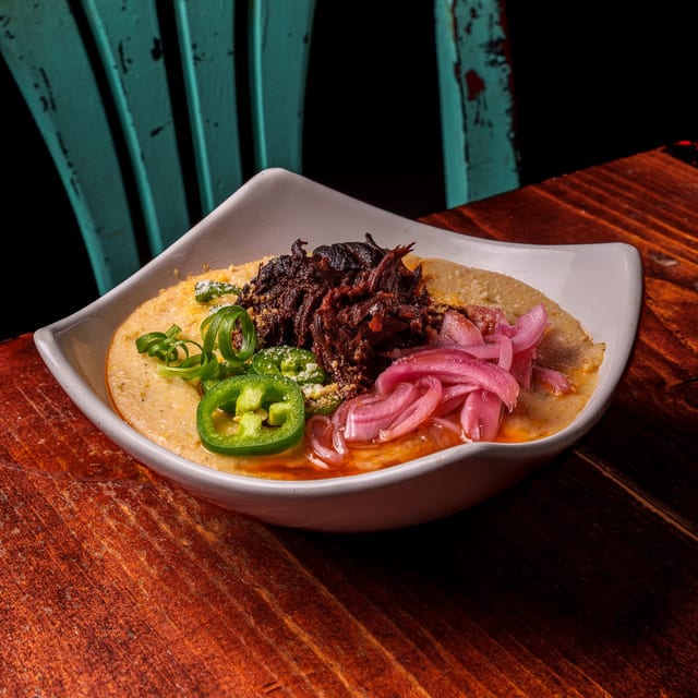 Grits & Guisada.